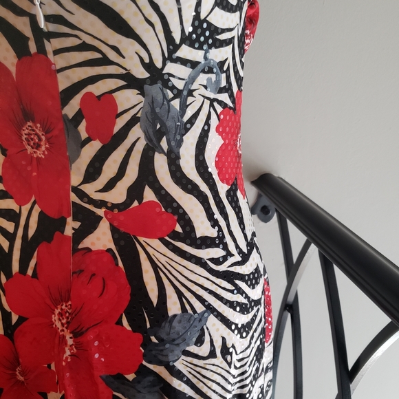 Cache zebra print with red flowers dress - Picture 4 of 5